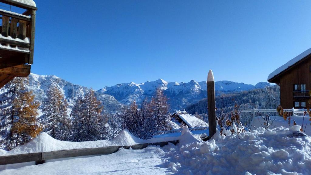 LES PETITS ETERLOUS Appartement T3 36m2 a Puy St Vincent 1800 Alpes du sud 6 personnes parking prive couvert appartement pied des pistes 11