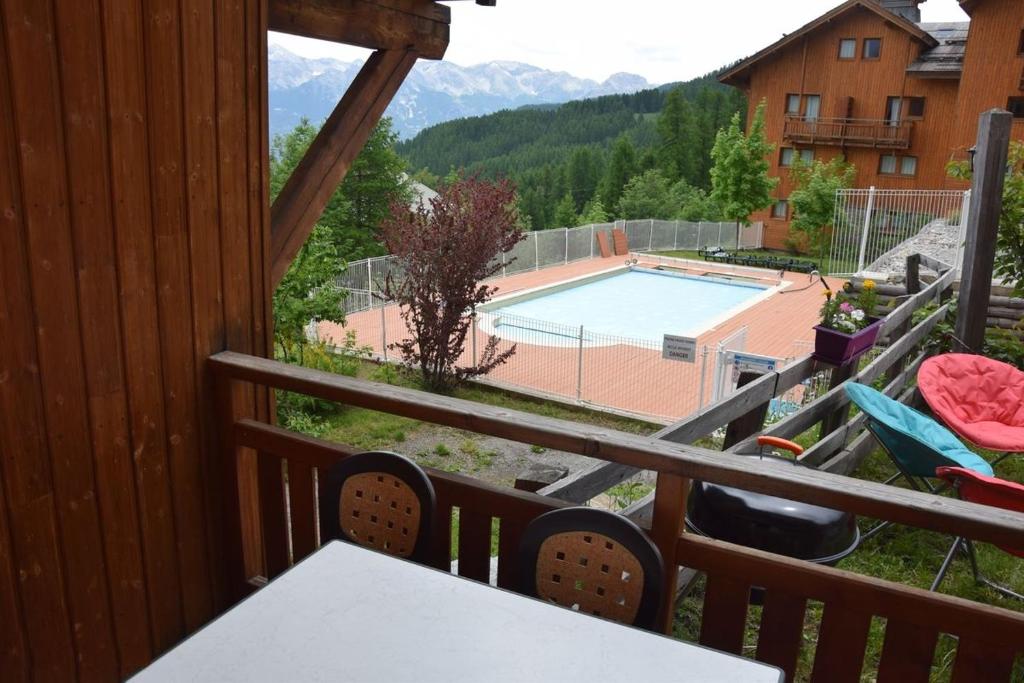 LES PETITS ETERLOUS Appartement T3 36m2 a Puy St Vincent 1800 Alpes du sud 6 personnes parking prive couvert appartement pied des pistes 3