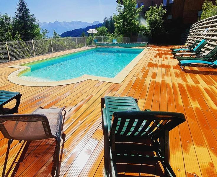 LES PETITS ETERLOUS Appartement T3 36m2 a Puy St Vincent 1800 Alpes du sud 6 personnes parking prive couvert appartement pied des pistes 7