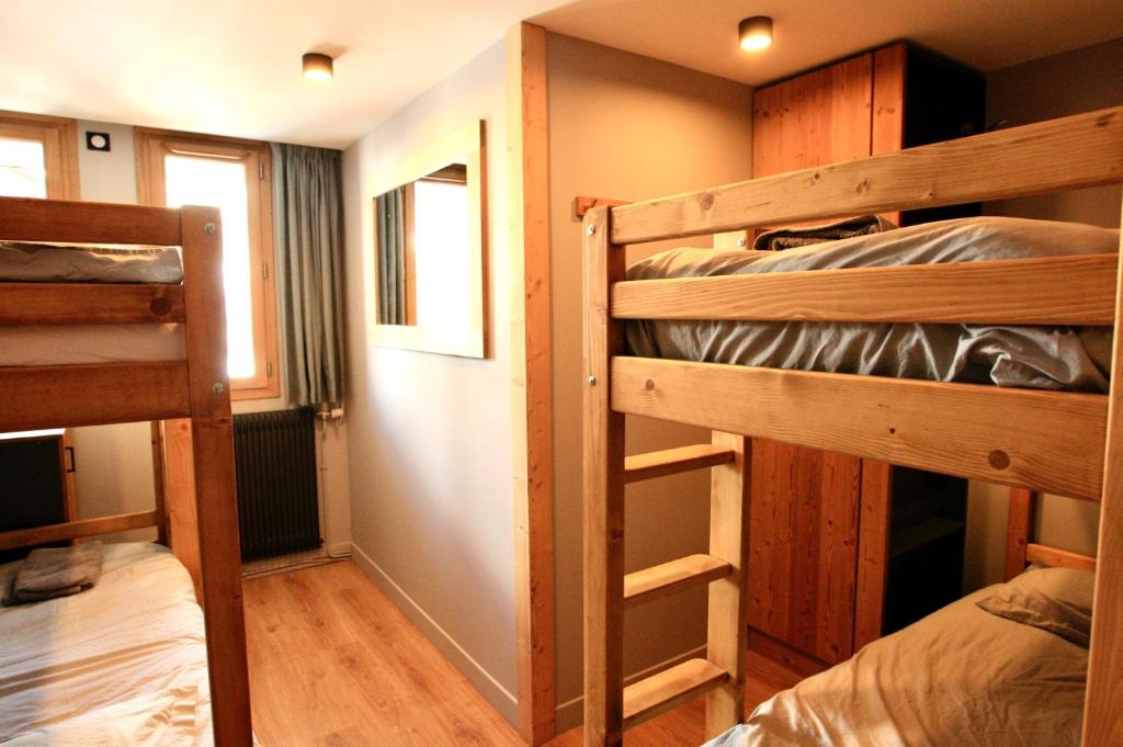 LEcrin Alpin somptueux 4 pieces NEUF coeur station appartement pied des pistes 19