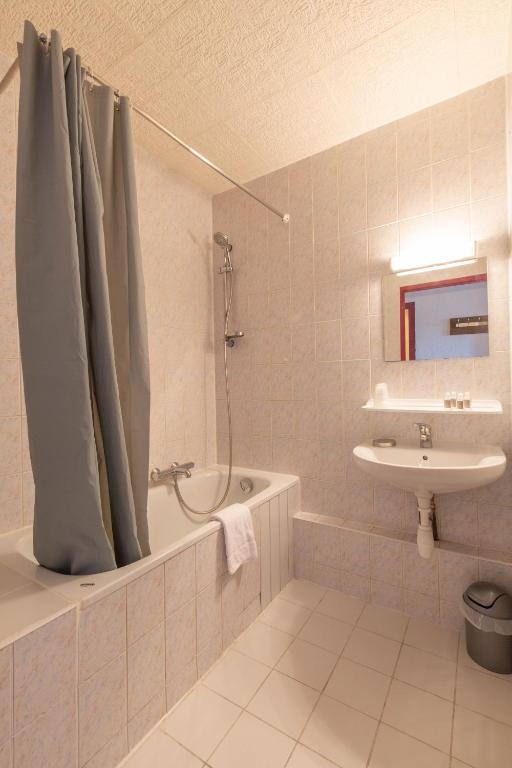 LEscale acces en telecabine hotel pied des pistes 2