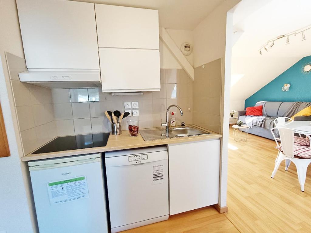 LEsquiros studio centre Luchon casier a skis wifi ascenseur 3 personnes appartement pied des pistes 9