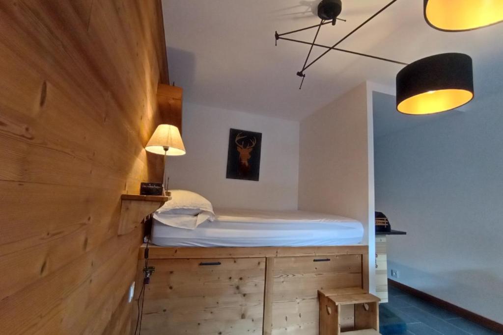 LUMINEUX 30 m avec BALCON CENTRE VILLAGE appartement pied des pistes 6