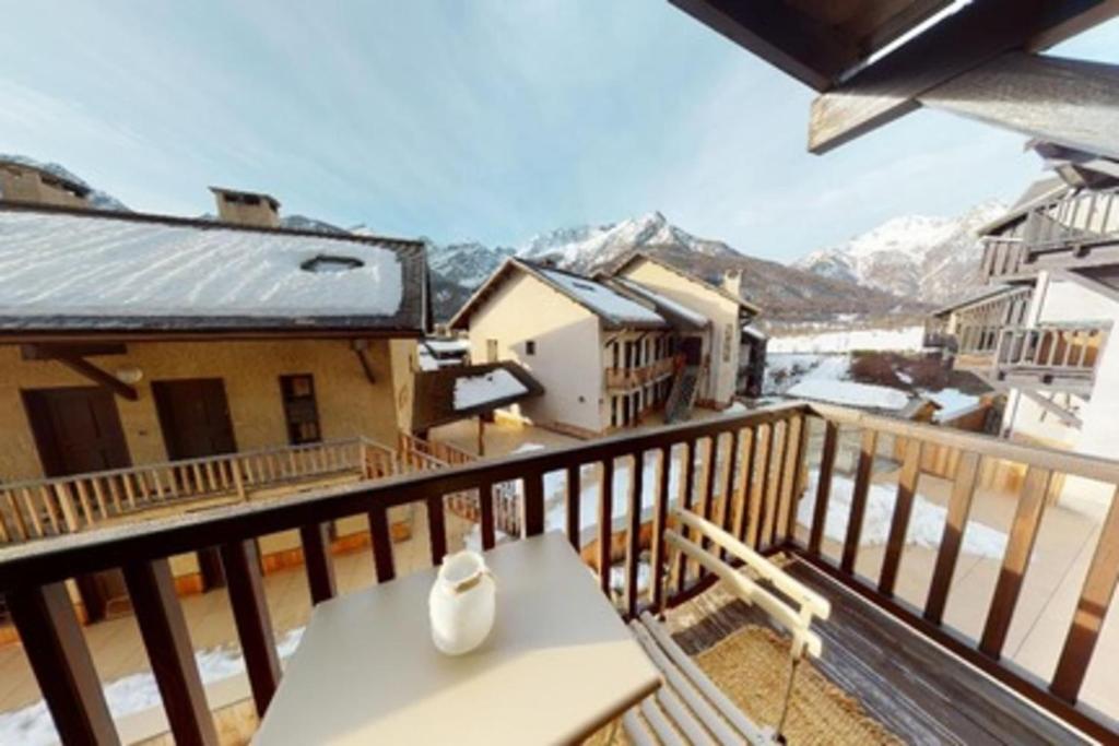 LUMINEUX 30 m avec BALCON CENTRE VILLAGE appartement pied des pistes