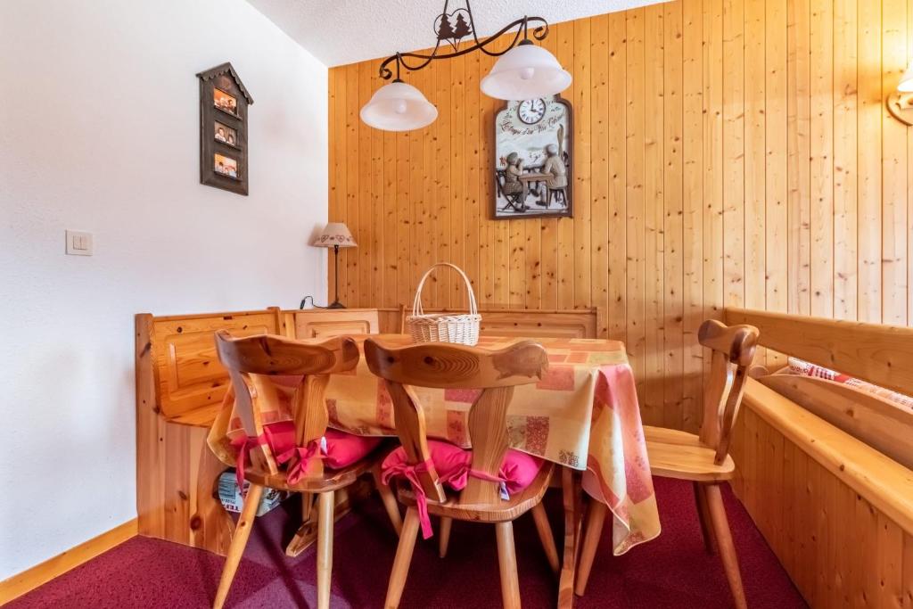 LUMINEUX Cocon avec BALCON et vue sur la Vallee appartement pied des pistes 2