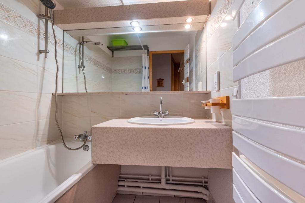LUMINEUX Cocon avec BALCON et vue sur la Vallee appartement pied des pistes 6