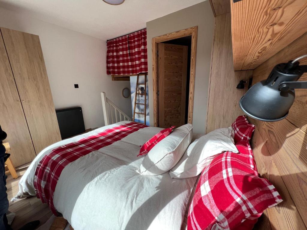 La Marmotte Duplex 4 p. entierement renove avec vue magnifique appartement pied des pistes 11