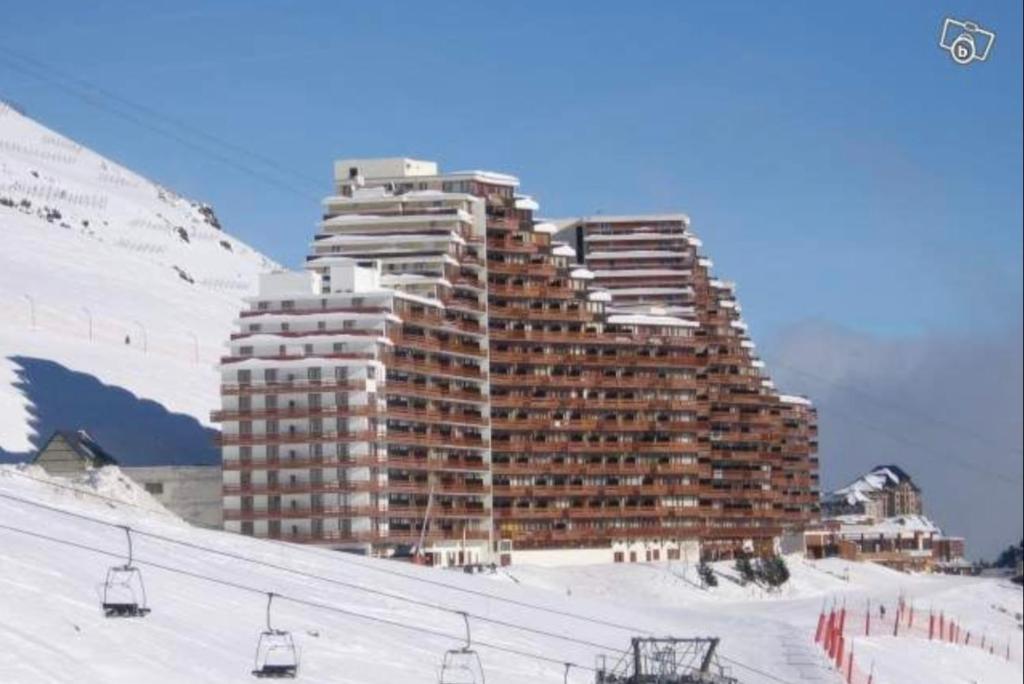 La Mongie Apt 2 ch 8 pers Place parking couvert Menage en suppl appartement pied des pistes 7