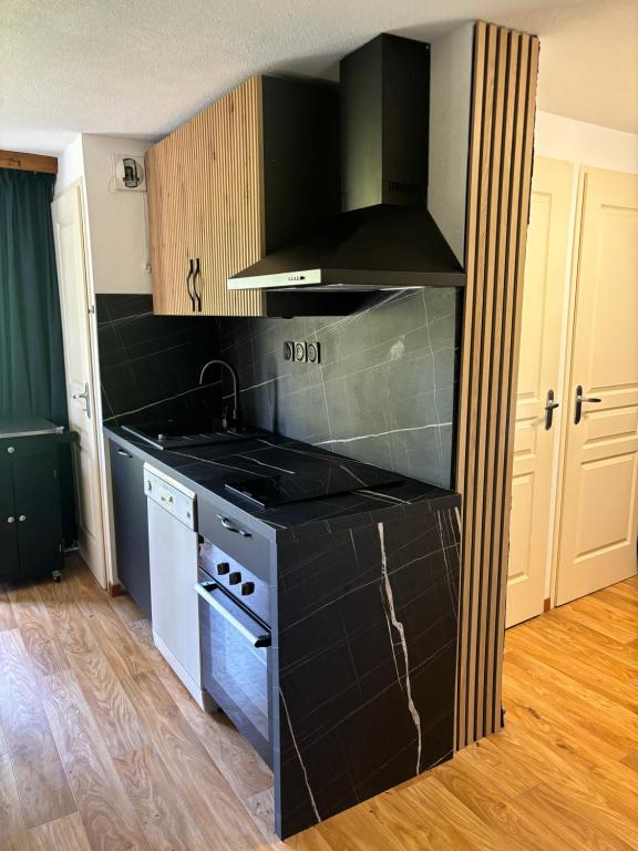 La Parenthese Chamroussienne Proche pistes de ski appartement pied des pistes 1