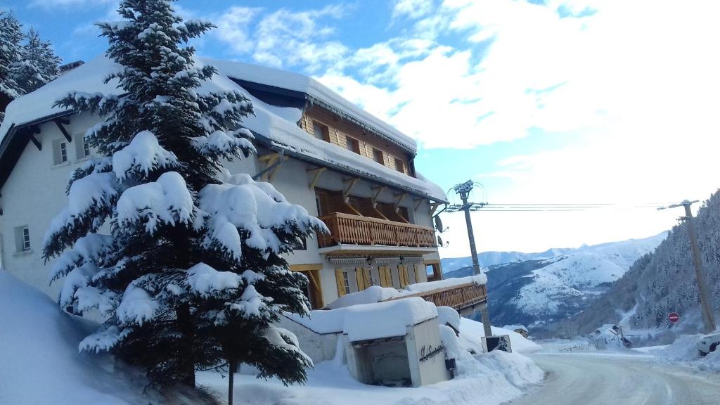 La Sapiniere hotel pied des pistes 9
