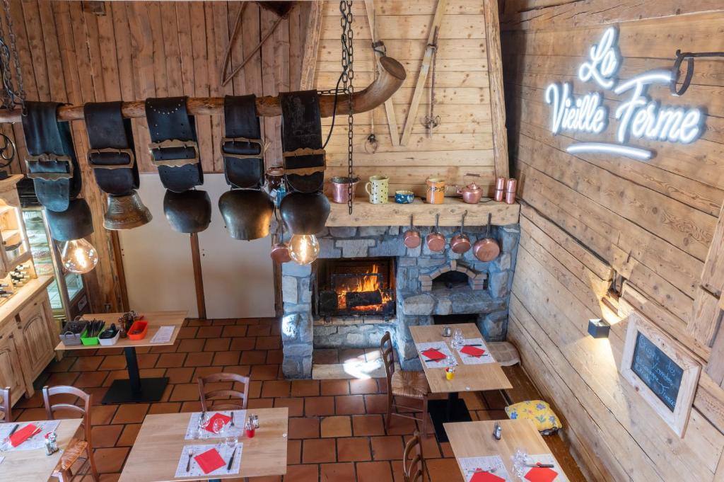La Vieille Ferme hotel pied des pistes 19
