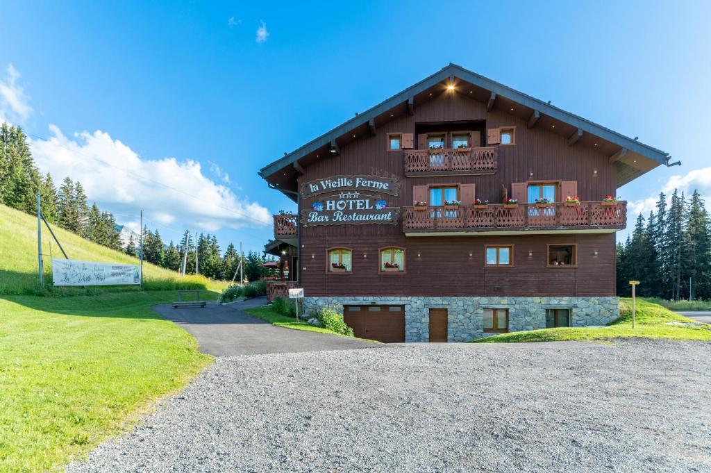 La Vieille Ferme hotel pied des pistes 9