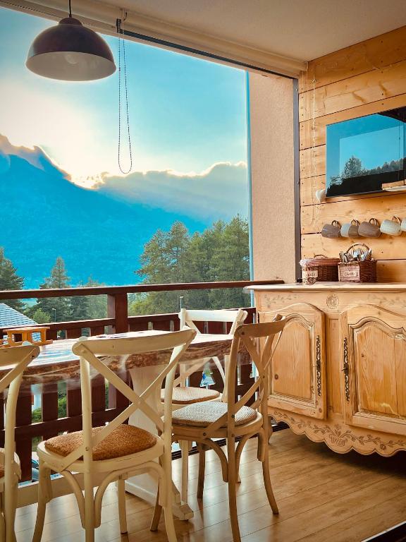 La joue du loup aux pieds des pistes et vue sur montagnes appartement pied des pistes 9