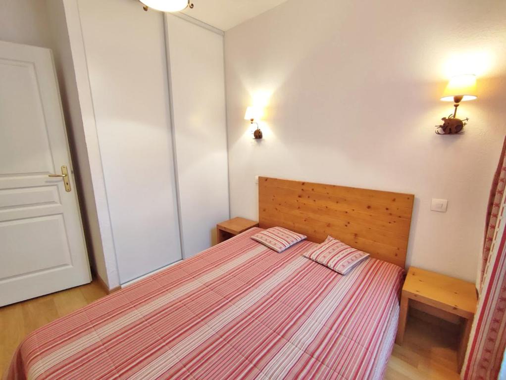 La petite ourse T2 centre Luchon wifi casier a skis ascenseur 4 personnes appartement pied des pistes 5