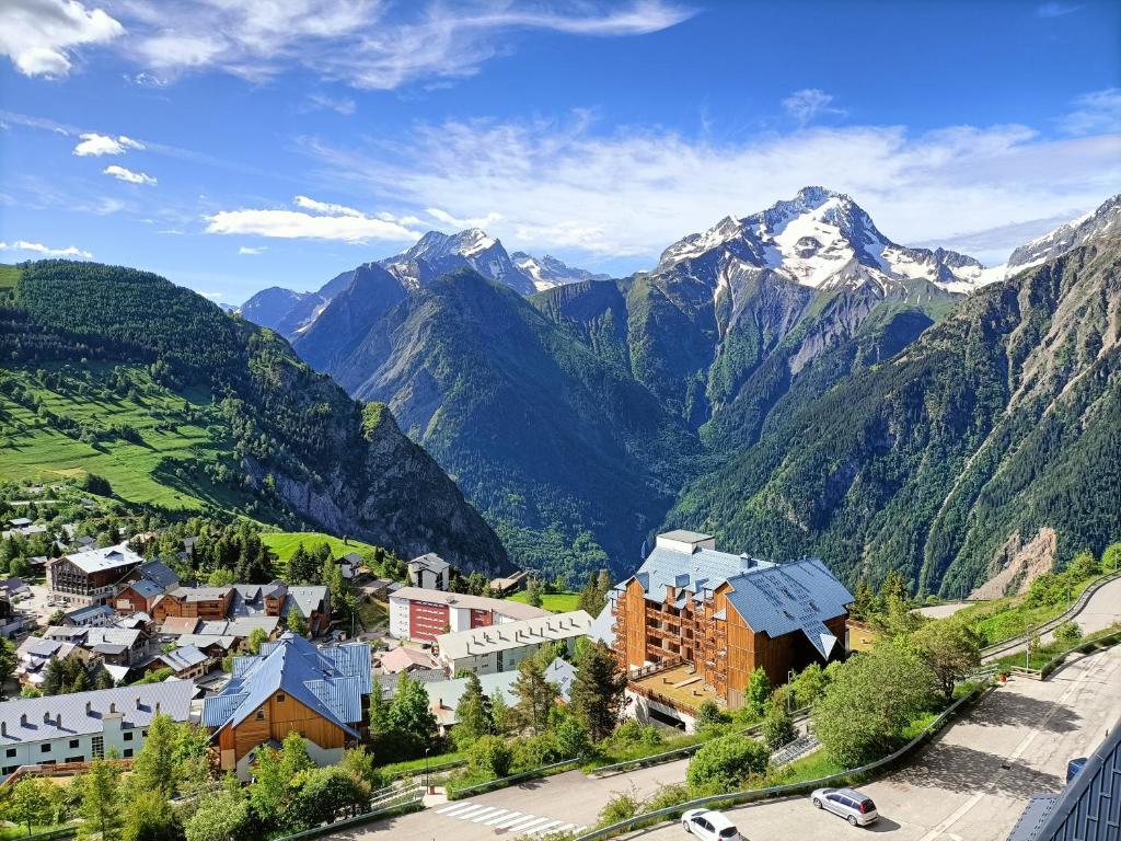 La plus belle vue des 2 Alpes appartement pied des pistes 4