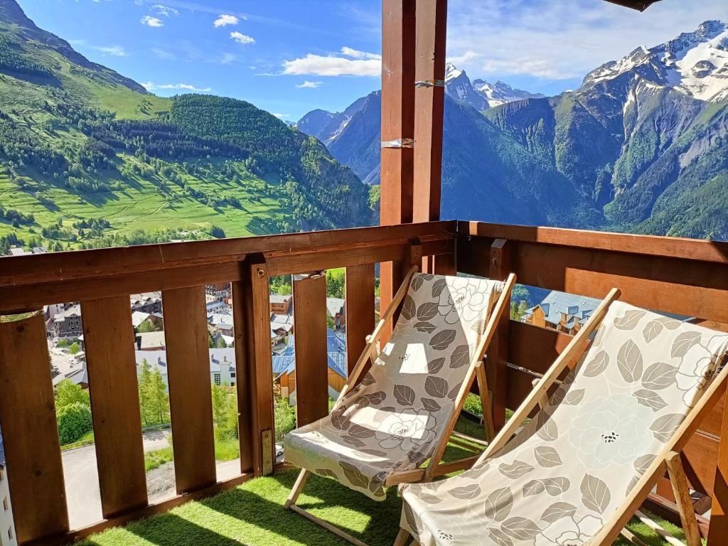 La plus belle vue des 2 Alpes appartement pied des pistes 9
