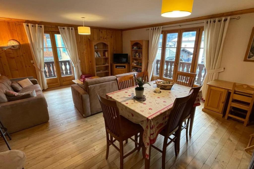 Large apartment in Chamonix close to the slopes appartement pied des pistes