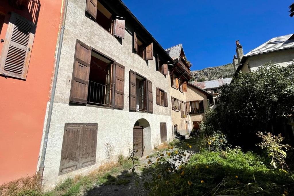 Large family nest with garden gite pied des pistes 15