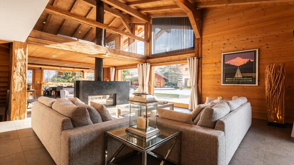 Large luxury chalet Megeve chalet pied des pistes 4