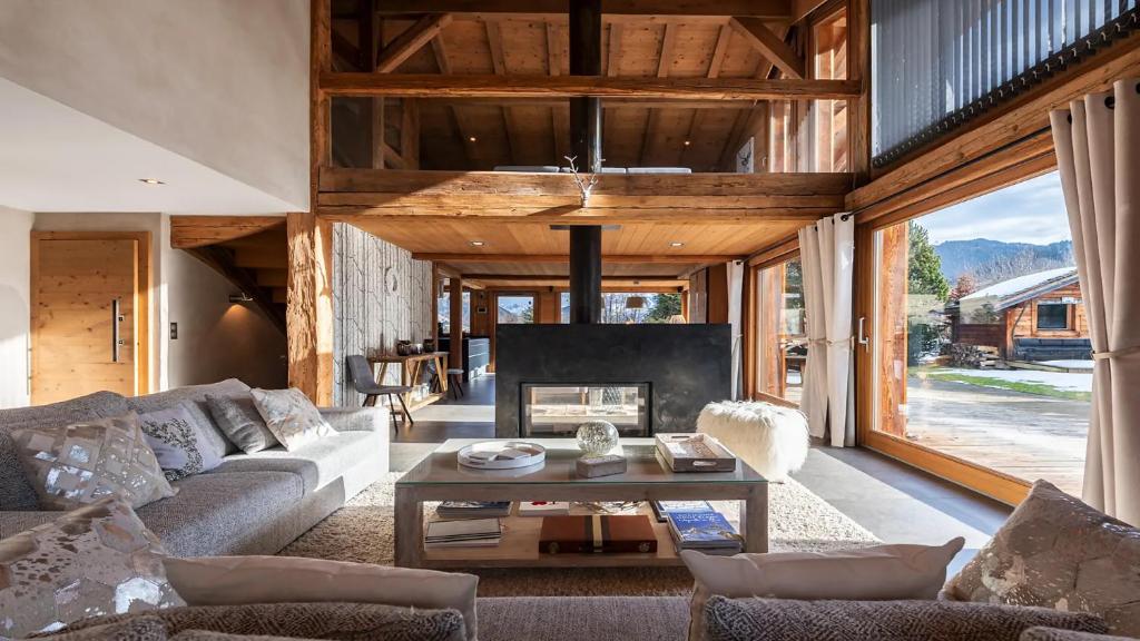Large luxury chalet Megeve chalet pied des pistes 9
