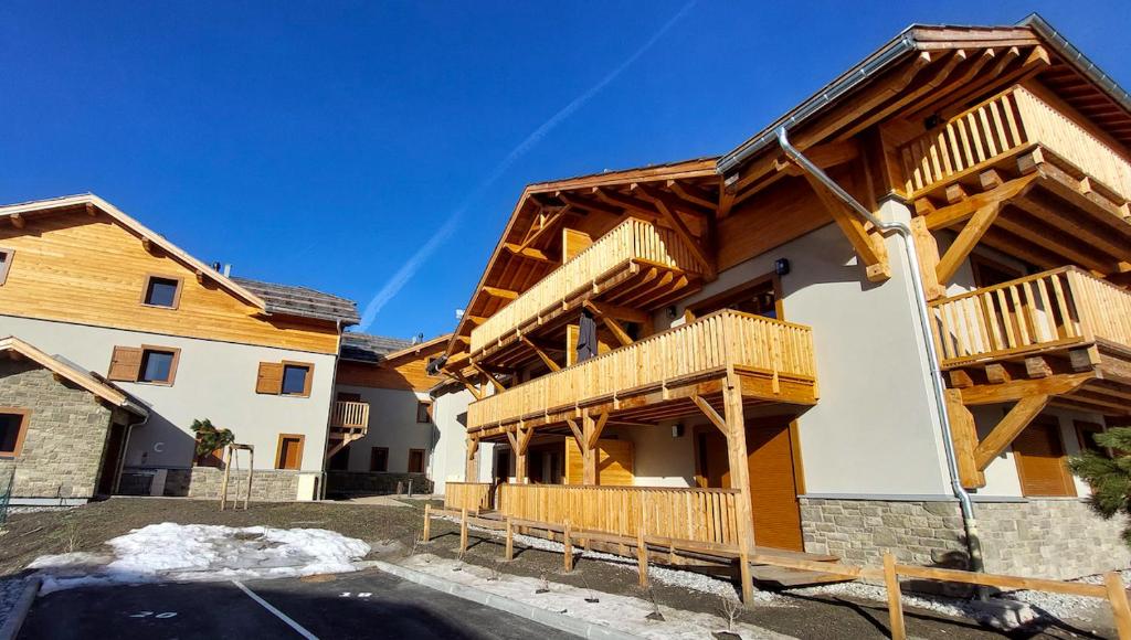 Large new T2 with terrace le dahu perche appartement pied des pistes 17