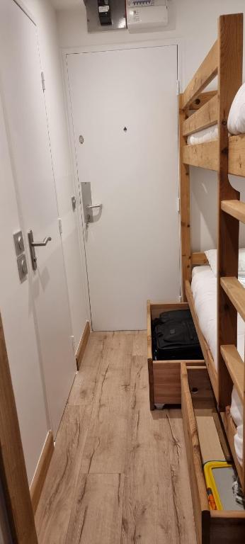 Le 1888 Val dIsere appartement pied des pistes 16