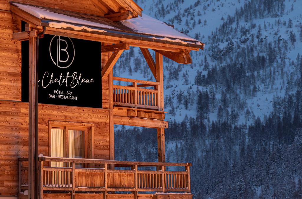 Le Chalet Blanc Hotel Spa hotel pied des pistes 13