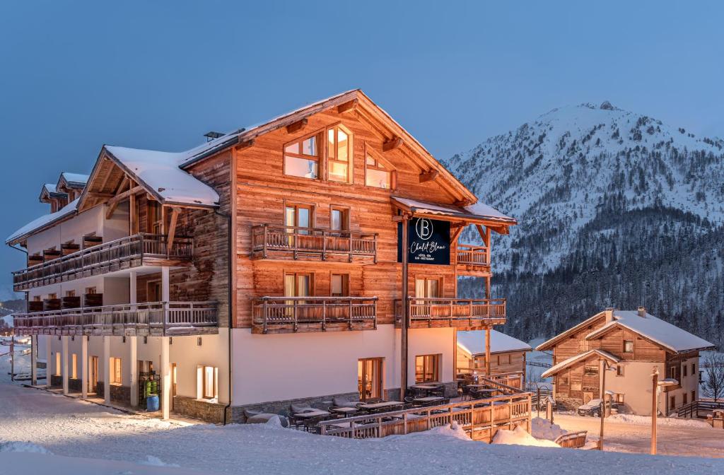 Le Chalet Blanc Hotel Spa hotel pied des pistes 15