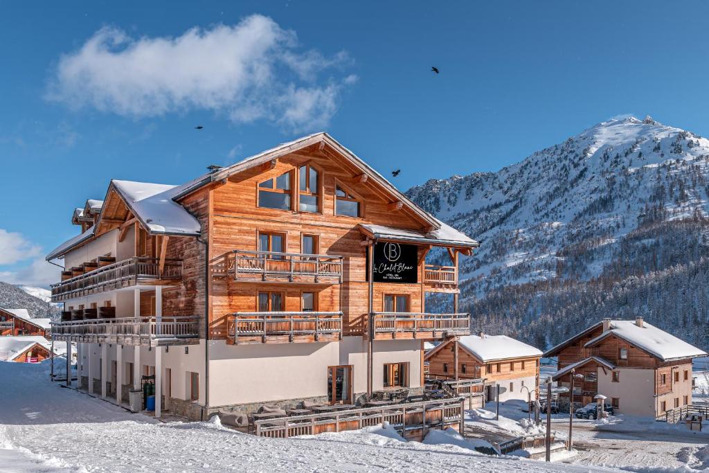 Le Chalet Blanc Hotel Spa hotel pied des pistes 9