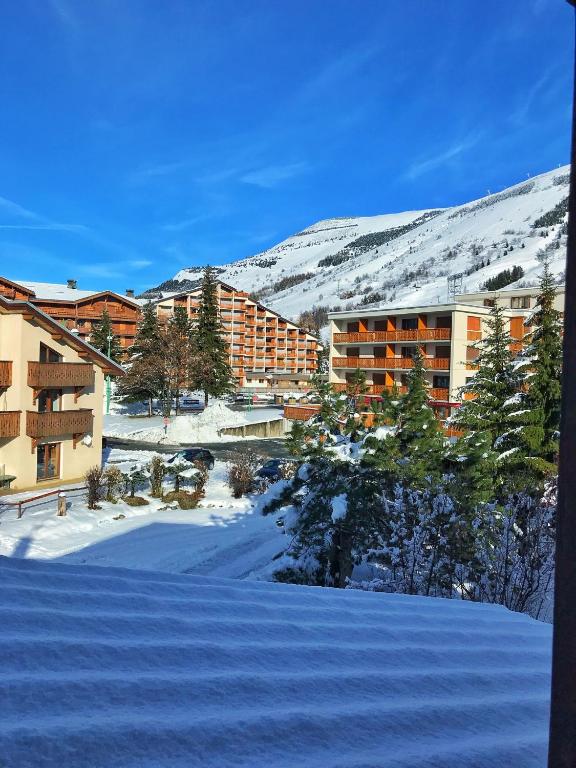 Le Chalet hotel pied des pistes 12