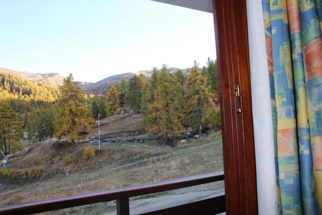 Le Chardon Bleu hotel pied des pistes 9