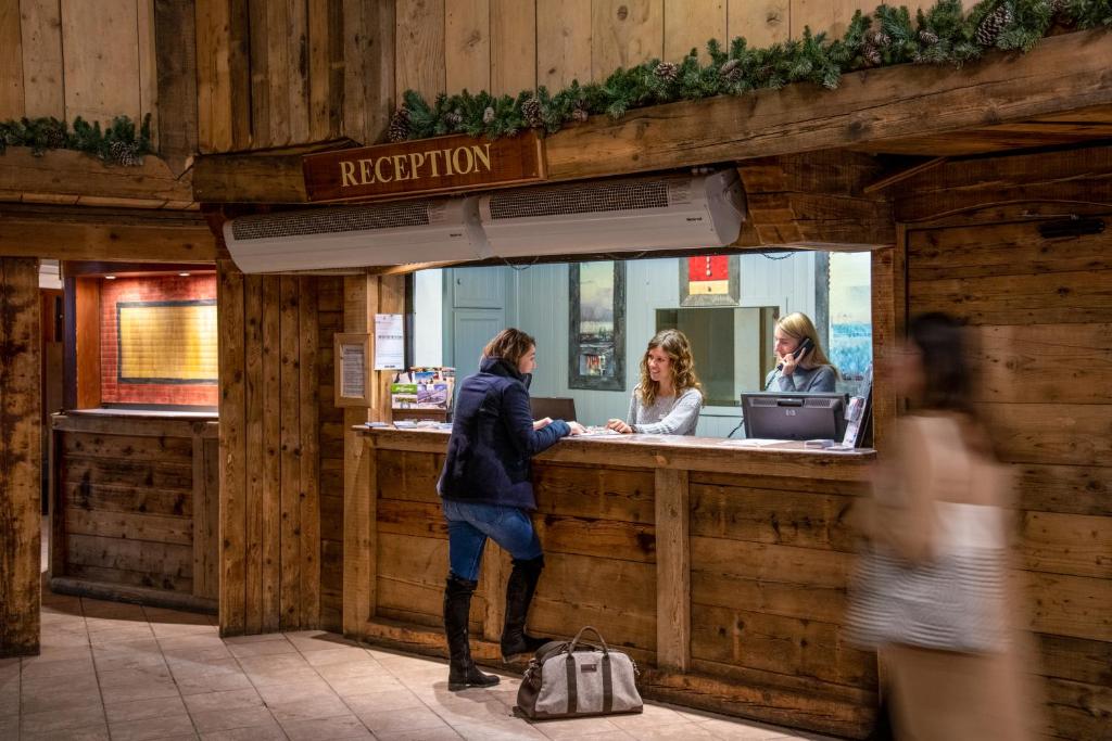 Le Cheval Blanc Village Montana hotel pied des pistes 6