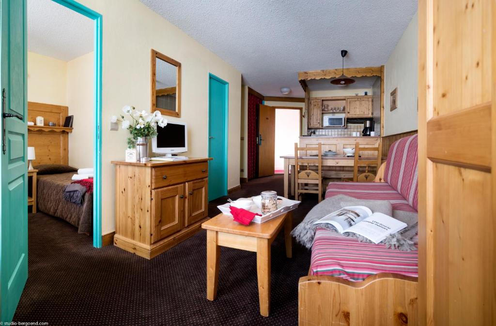 Le Cheval Blanc Village Montana hotel pied des pistes 7