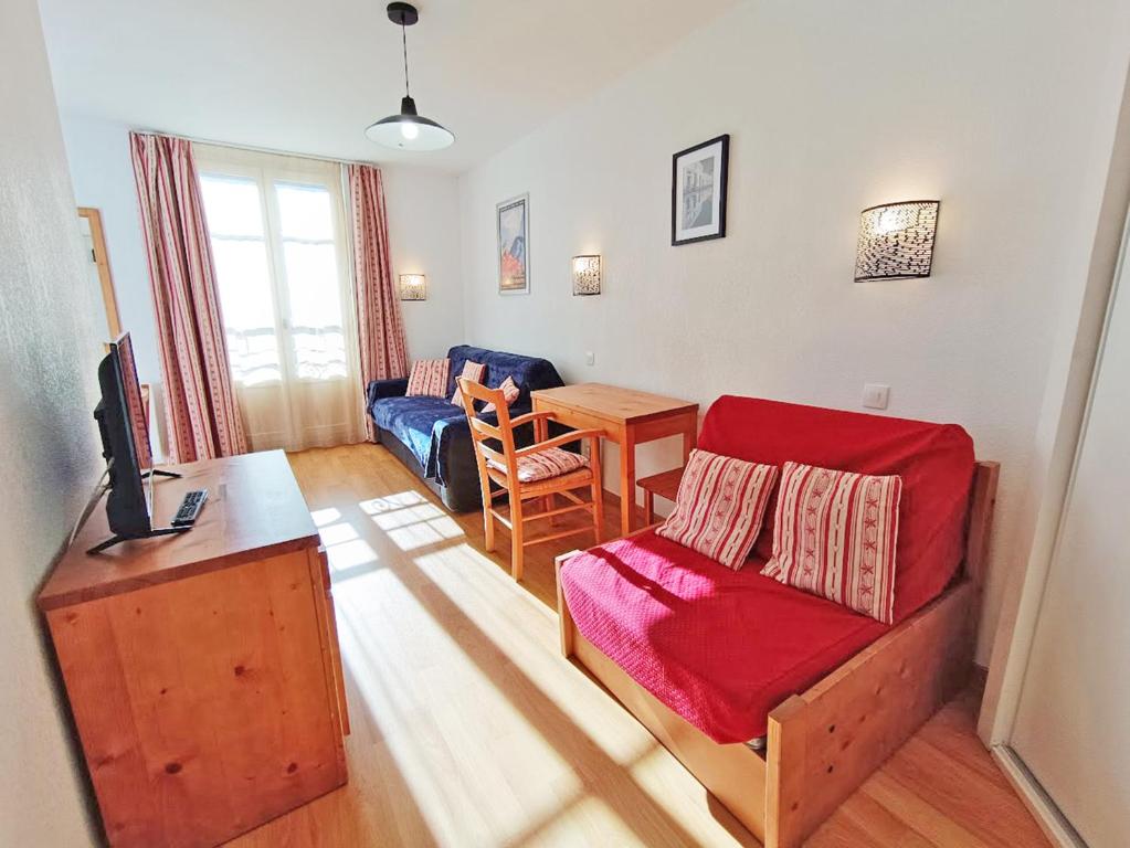 Le Coudon T2 centre Luchon wifi casier a skis ascenseur 5 personnes appartement pied des pistes 4
