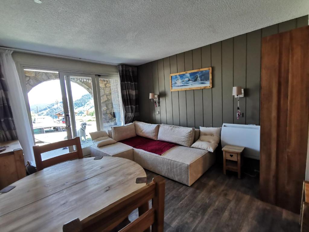 Le Creux de lOurs au pied des pistes animaux acceptes appartement pied des pistes