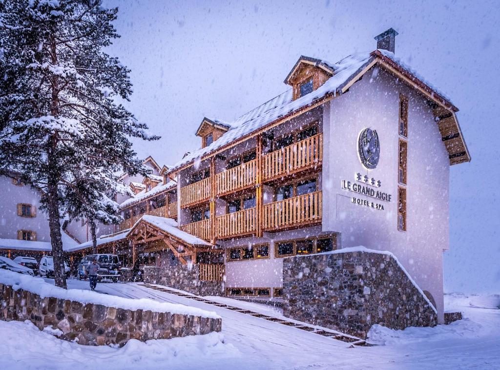 Le Grand Aigle Hotel Spa hotel pied des pistes