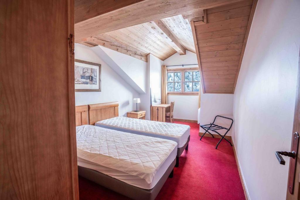 Le Grand Ours Ski in ski out 4 bed chalet Arc 1950 appartement pied des pistes 1