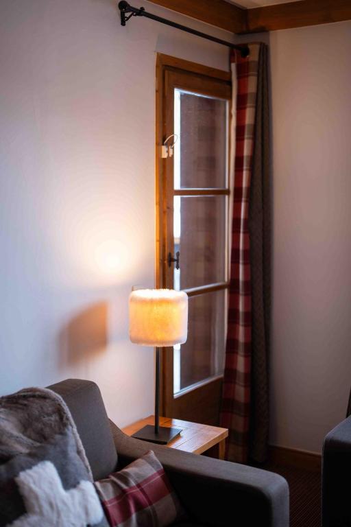 Le Grand Ours Ski in ski out 4 bed chalet Arc 1950 appartement pied des pistes 14