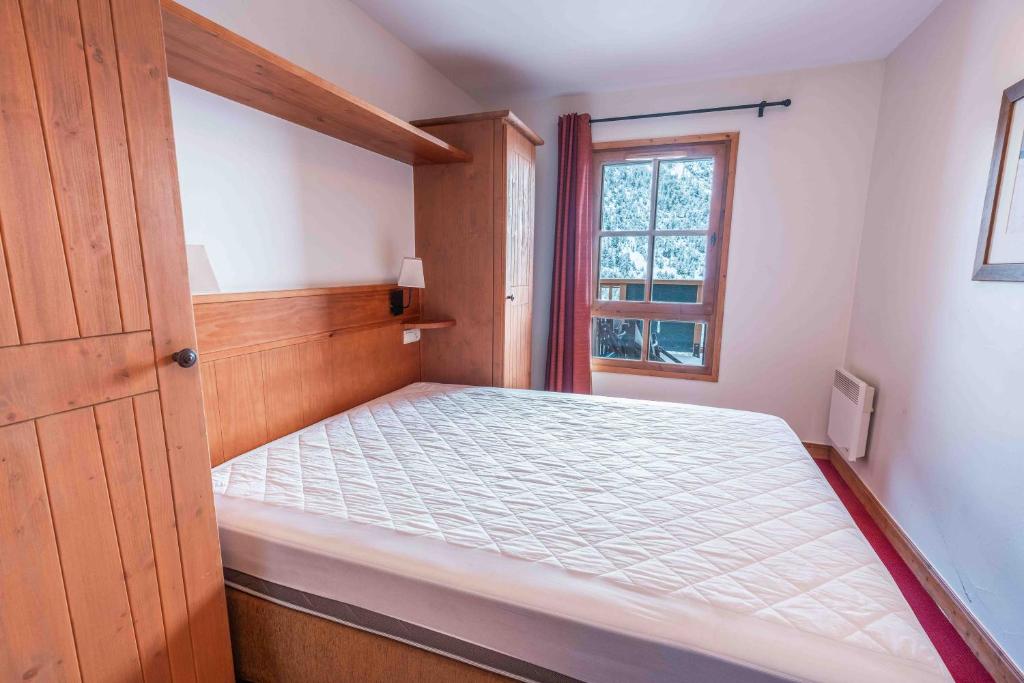 Le Grand Ours Ski in ski out 4 bed chalet Arc 1950 appartement pied des pistes 19