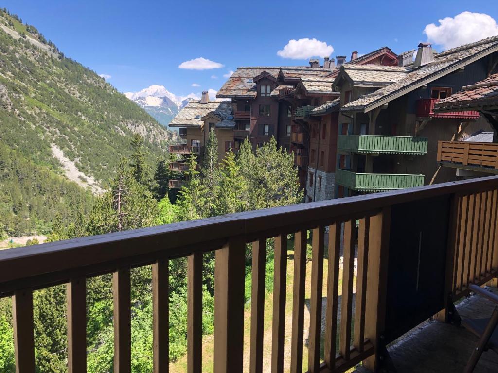 Le Grand Ours Ski in ski out 4 bed chalet Arc 1950 appartement pied des pistes 6