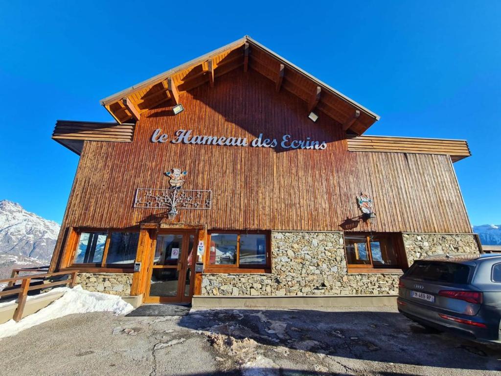 Le Hameau des Ecrins Station 1800 appartement pied des pistes 11
