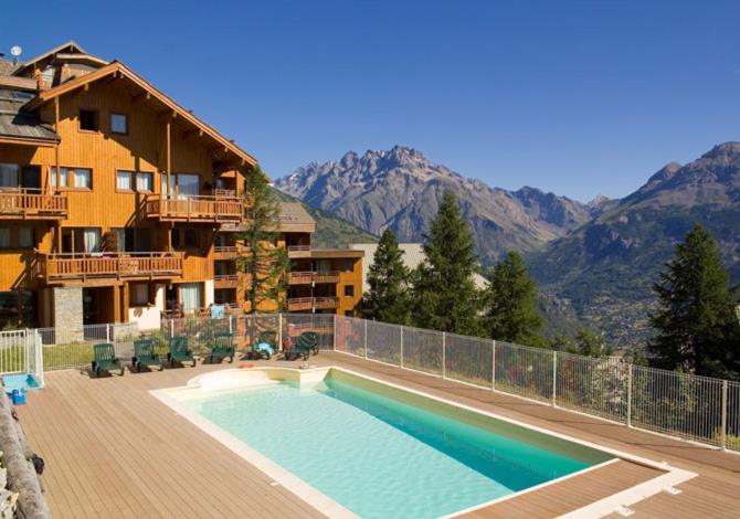 Le Hameau des Ecrins Station 1800 appartement pied des pistes 5
