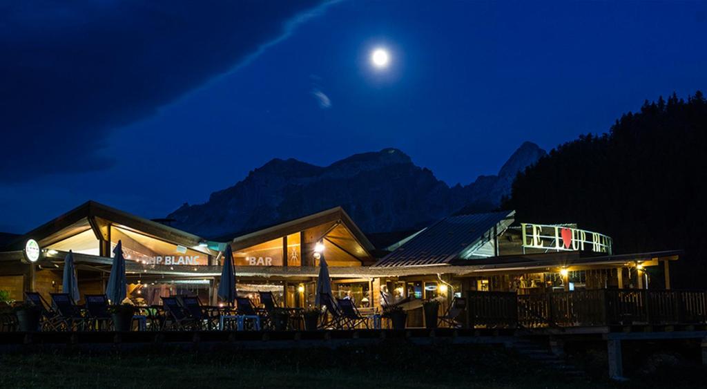 Le Loup Blanc hotel pied des pistes