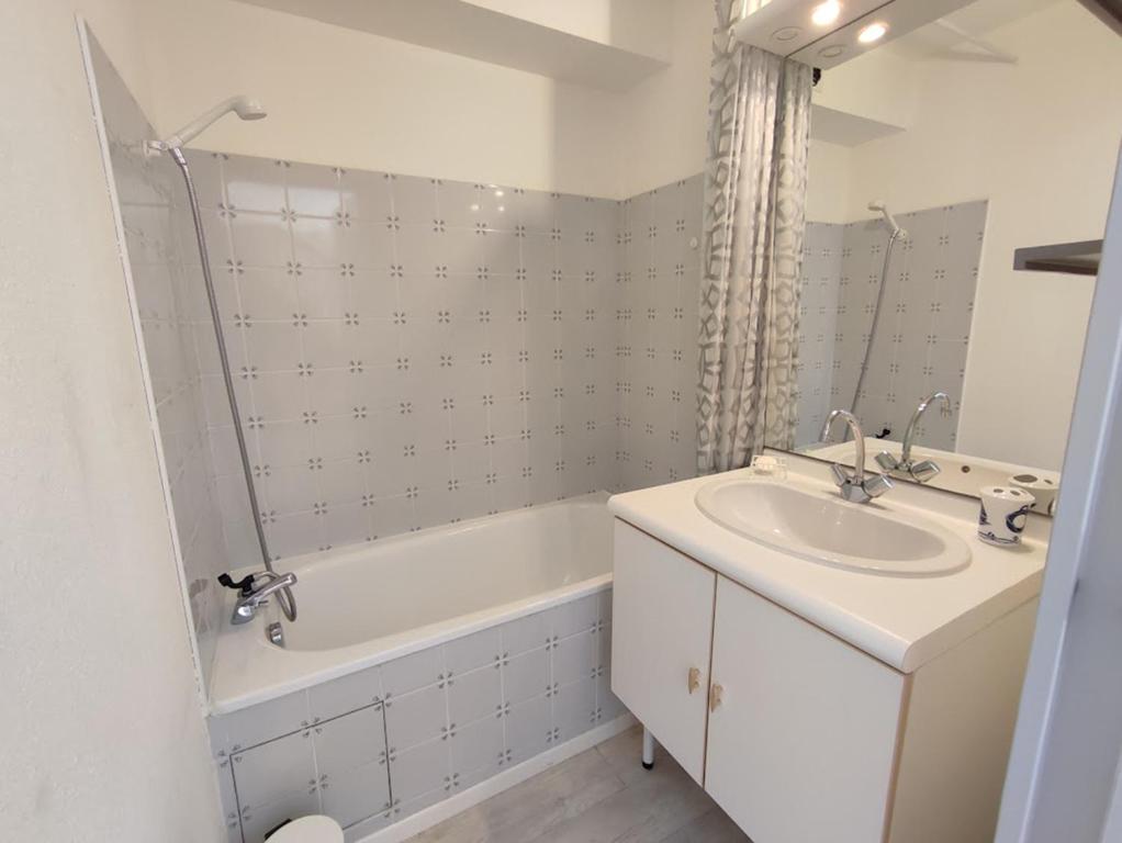 Le Marmandais T3 lumineux duplex balcon parking wifi proche thermes ascenseur 4 personnes appartement pied des pistes 2