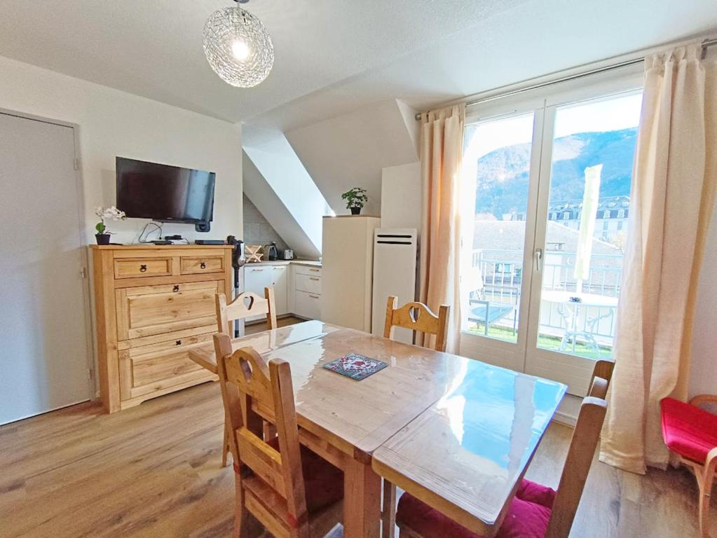 Le Marmandais T3 lumineux duplex balcon parking wifi proche thermes ascenseur 4 personnes appartement pied des pistes 3