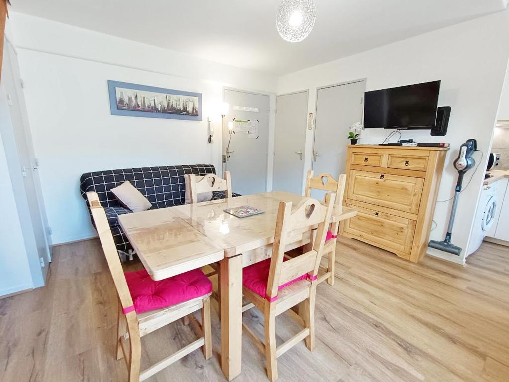 Le Marmandais T3 lumineux duplex balcon parking wifi proche thermes ascenseur 4 personnes appartement pied des pistes 7