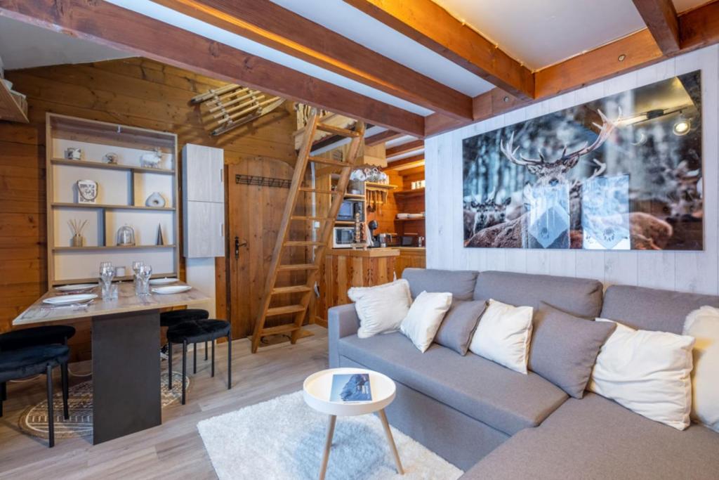 Le Mazot mezzanine with nice view chalet pied des pistes 1