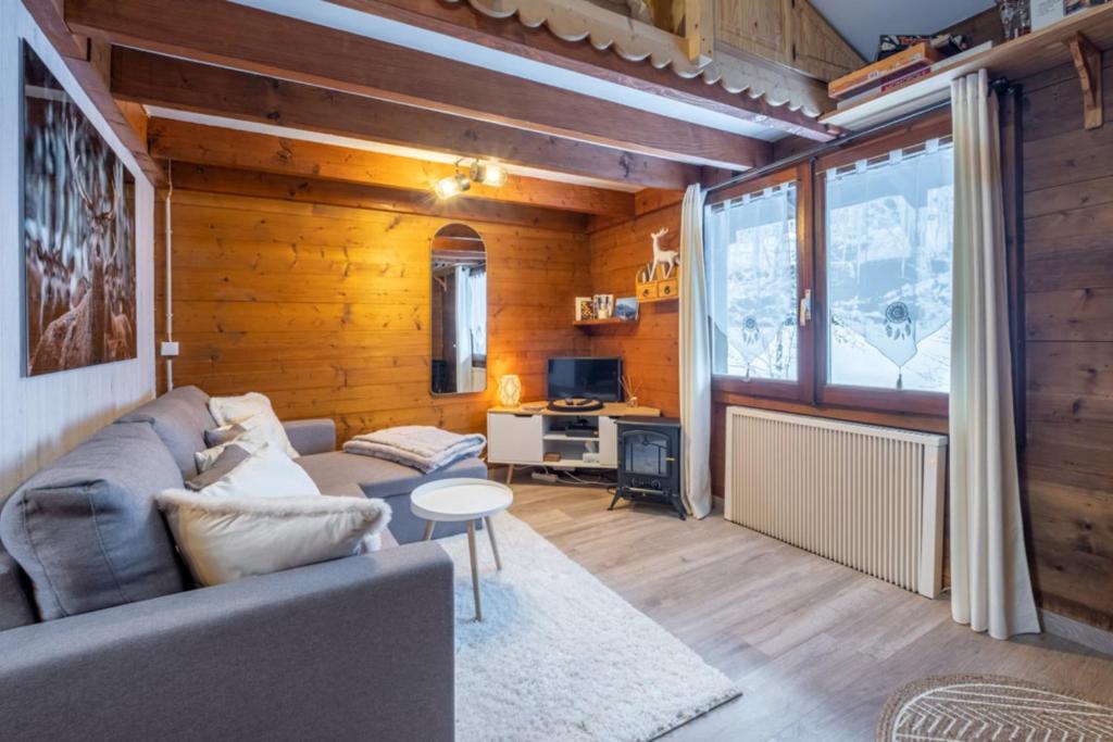 Le Mazot mezzanine with nice view chalet pied des pistes 2