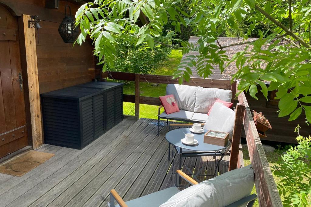 Le Mazot mezzanine with nice view chalet pied des pistes 9