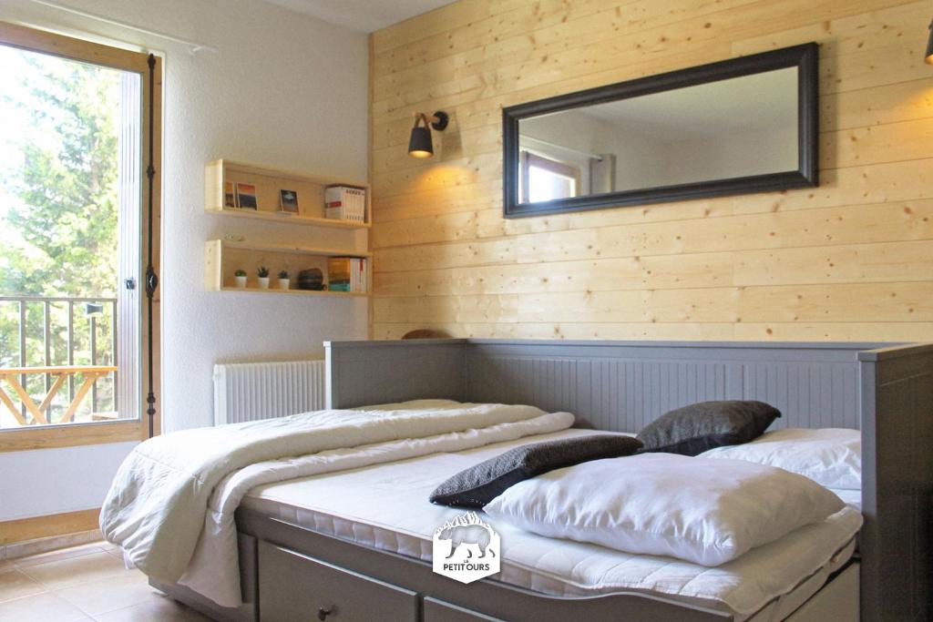 Le Petit Ours Le Petit Cerf Studios vue lac montagnes appartement pied des pistes 16